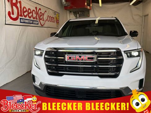 Used 2025 GMC Acadia Elevation image 1