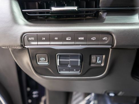 Used 2024 Cadillac Escalade ESV Premium Luxury Platinum AWD/4WD image 22