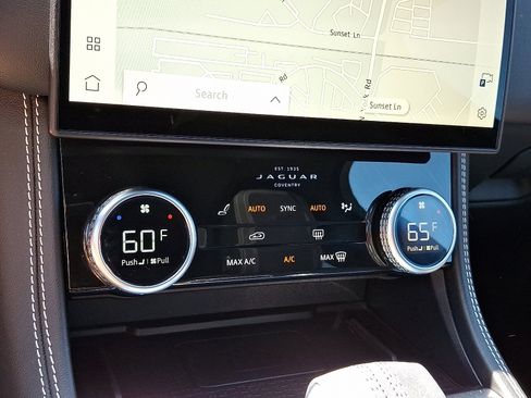 Used 2025 Jaguar F-PACE R-Dynamic S image 19