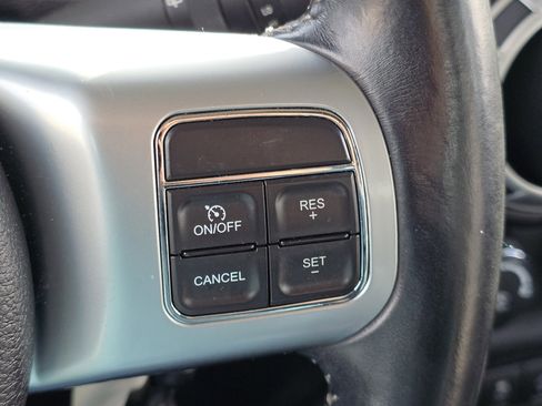 Used 2015 Jeep Wrangler Unlimited Rubicon image 17