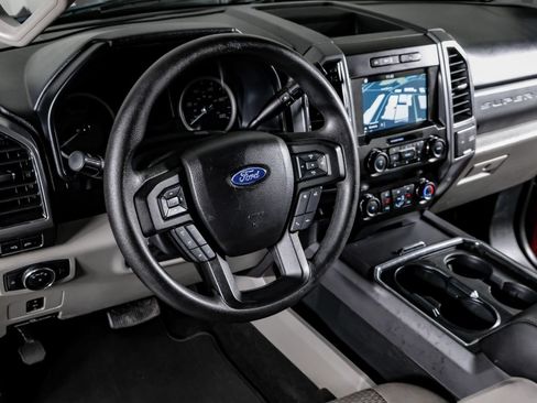 Used 2019 Ford F250 XLT w/ XLT Premium Package AWD/4WD image 15