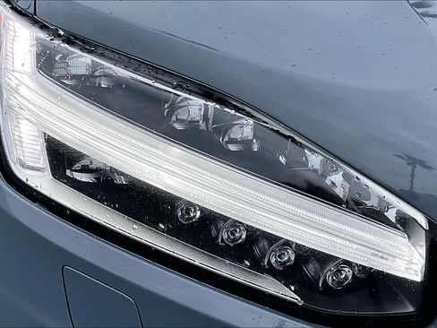 Used 2020 Volvo XC90 T6 Momentum w/ Protection Package Premier image 27