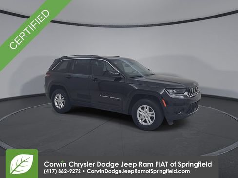 Certified 2023 Jeep Grand Cherokee Laredo AWD/4WD image 2