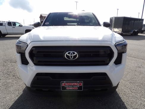 Used 2024 Toyota Tacoma SR RWD image 12