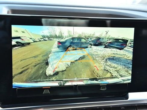 Used 2025 GMC Sierra 1500 SLT image 13