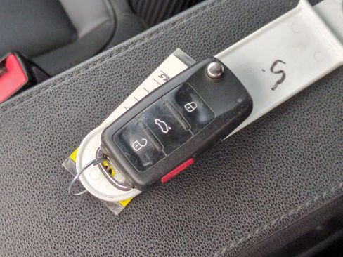 Used 2017 Volkswagen Beetle 1.8T SE image 35