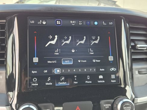 Used 2022 RAM 1500 Big Horn AWD/4WD image 10