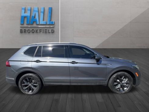 Used 2024 Volkswagen Tiguan SE w/ Panoramic Sunroof Package AWD/4WD image 7