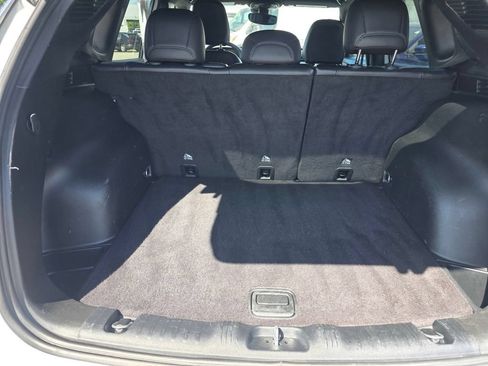 Certified 2024 Jeep Compass Latitude AWD/4WD image 18