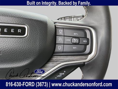 Used 2022 Jeep Wagoneer Series III w/ Flexible Seating Group image 24