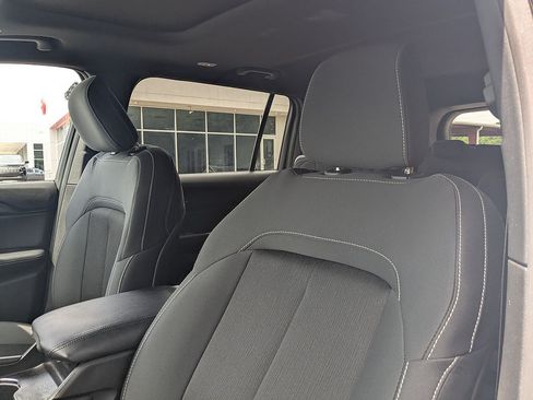 Used 2025 Jeep Grand Cherokee L Laredo w/ Luxury Tech Group I RWD image 14