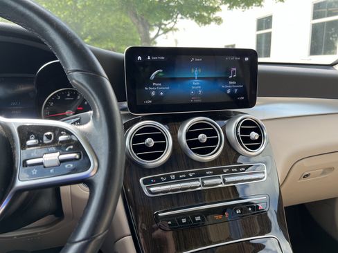 Certified 2022 Mercedes-Benz GLC 300 image 32