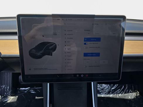 Used 2018 Tesla Model 3 Long Range RWD image 22