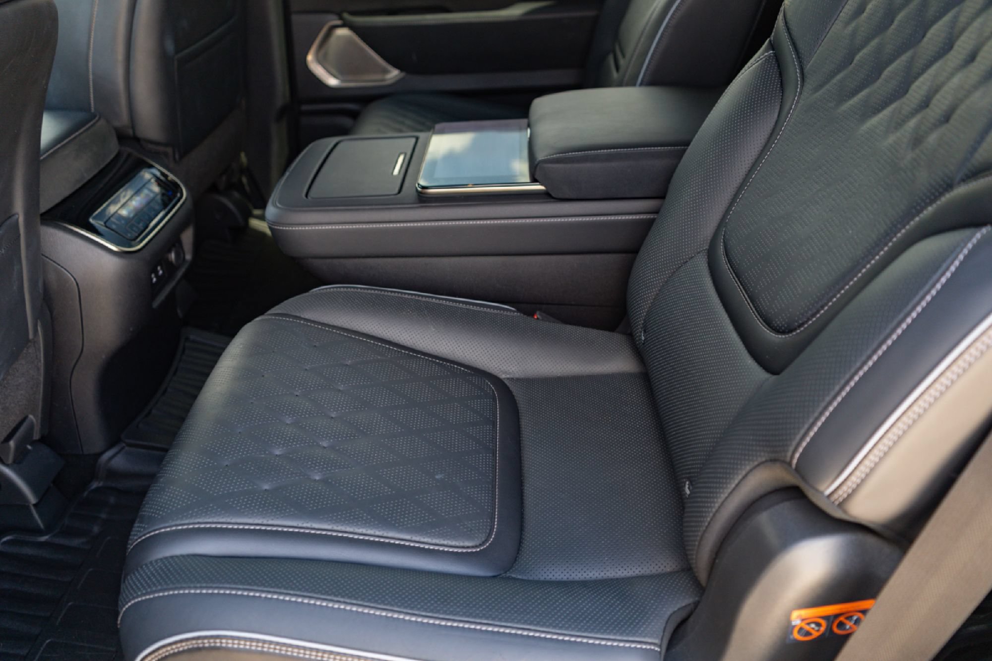 Certified 2025 INFINITI QX80 Autograph w/ Autograph Exterior Package AWD/4WD image 22