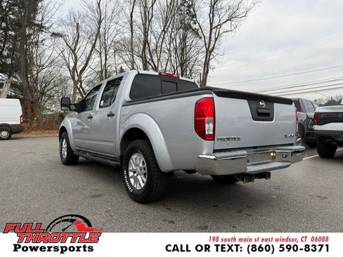 Used 2015 Nissan Frontier SV image 7