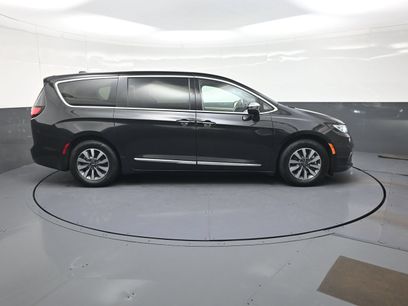 Used 2023 Chrysler Pacifica Limited