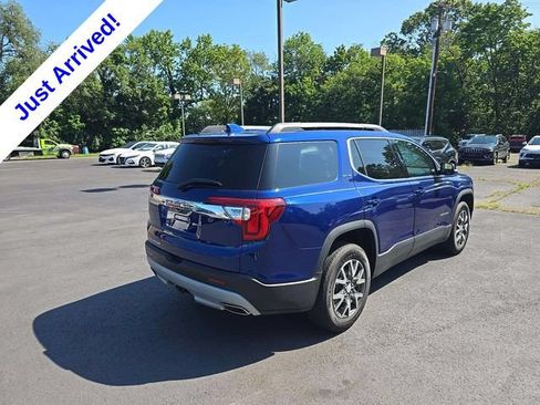 Used 2023 GMC Acadia SLE w/ Driver Convenience Package FWD image 3