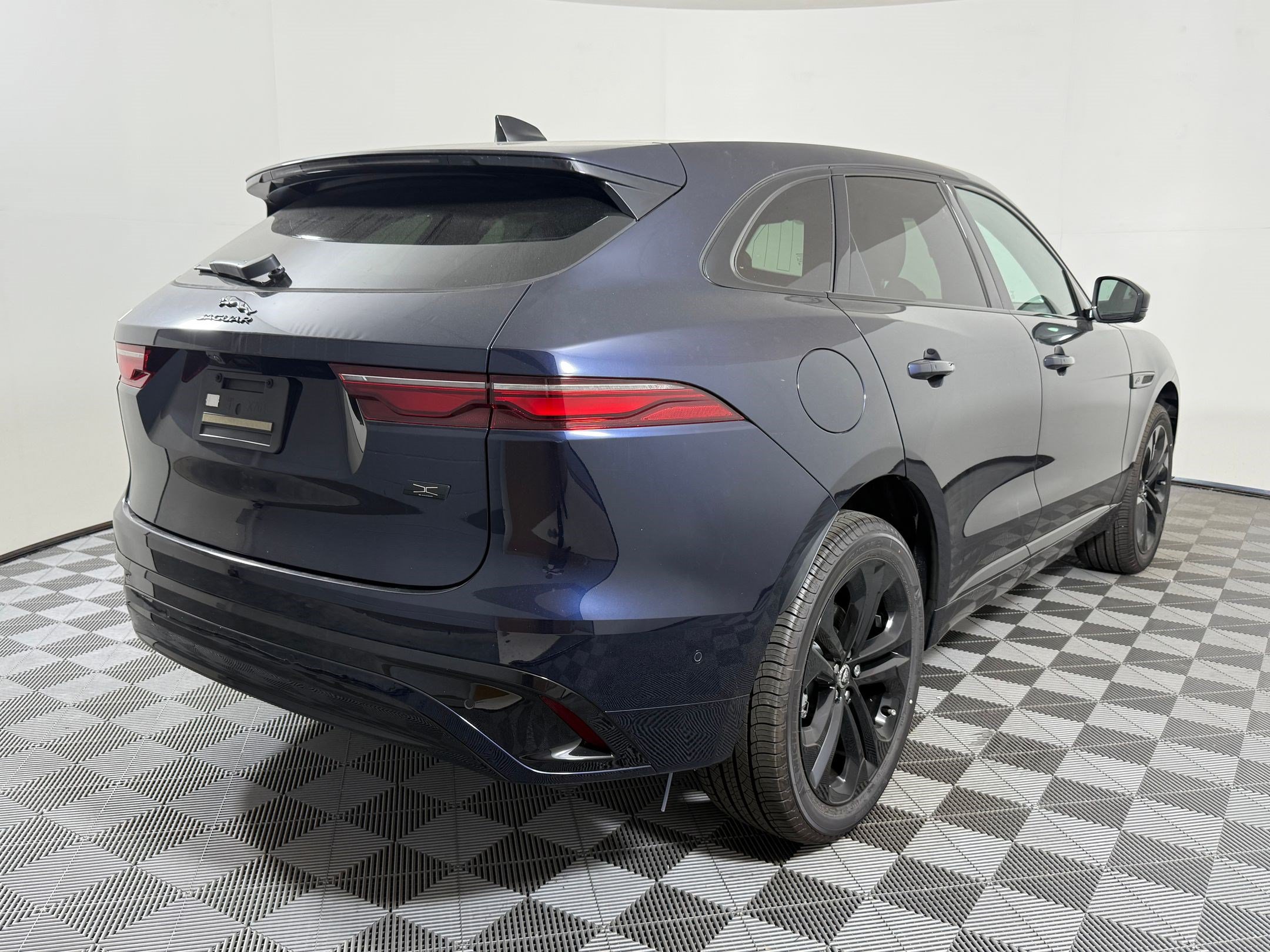 New 2026 Jaguar F-PACE R-Dynamic S AWD/4WD image 9