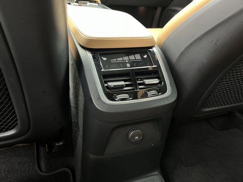 Used 2023 Volvo XC90 T8 Ultimate AWD/4WD image 23