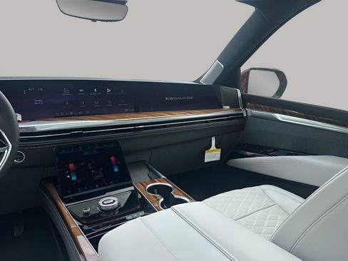 New 2026 Cadillac Escalade ESV Platinum Luxury w/ LPO, Floor Liner Package AWD/4WD image 31