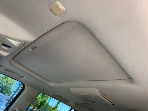 Used 2015 Cadillac Escalade Luxury RWD image 11