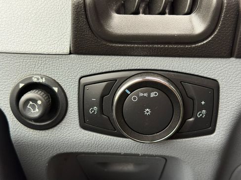 Used 2018 Ford Transit 250 148 Medium Roof RWD image 34