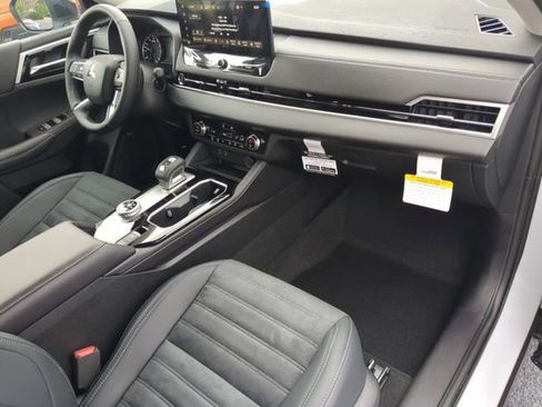 New 2026 Mitsubishi Outlander AWD image 15