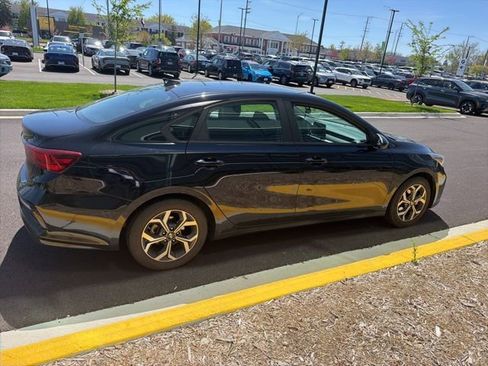 Used 2021 Kia Forte LXS FWD image 9