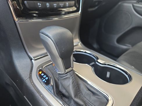 Used 2019 Jeep Grand Cherokee Altitude AWD/4WD image 20