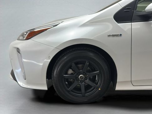 Used 2021 Toyota Prius LE w/ Carpet Mat Package (TMS) AWD/4WD image 9
