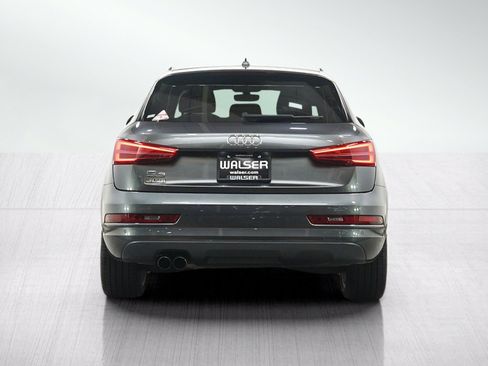Used 2018 Audi Q3 2.0T Premium FWD image 4