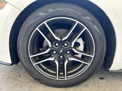 Used 2022 Ford Mustang Premium image 10