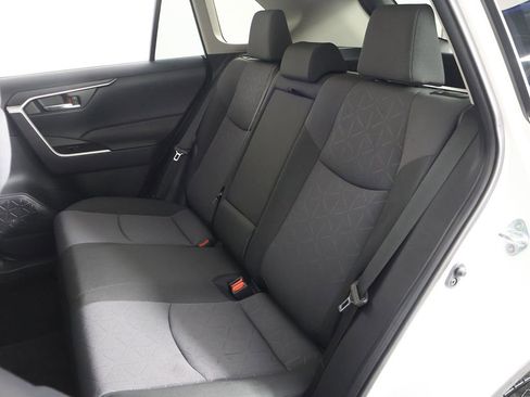 Used 2024 Toyota RAV4 XLE AWD/4WD image 28