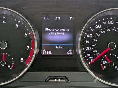 Used 2021 Volkswagen Tiguan SE image 11