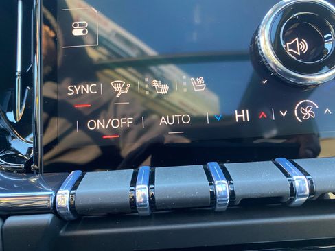 New 2026 GMC Yukon XL AT4 Ultimate w/ LPO, Floor Liner Package image 26