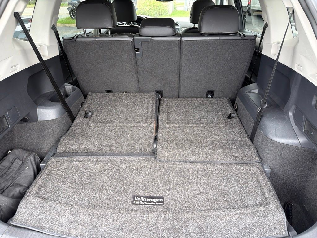 Used 2021 Volkswagen Tiguan SE w/ Panoramic Sunroof Package AWD/4WD image 22