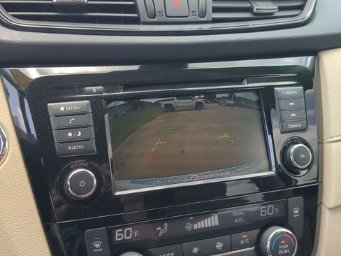 Used 2020 Nissan Rogue SV FWD image 16