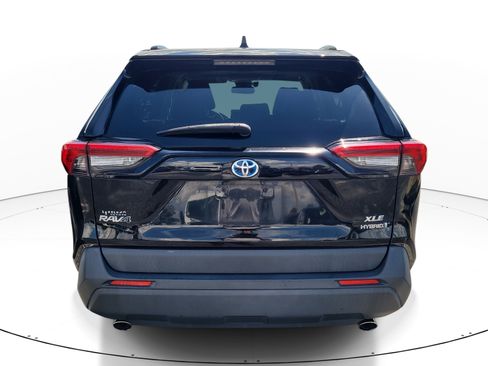 Used 2021 Toyota RAV4 XLE w/ Convenience Package AWD/4WD image 6