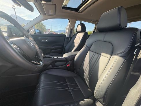 Used 2024 Honda HR-V EX-L image 11