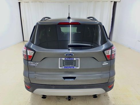 Used 2017 Ford Escape SE w/ Equipment Group 201A image 4