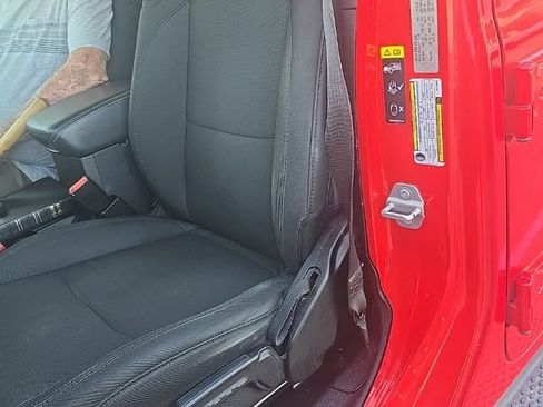 Used 2020 Jeep Wrangler Unlimited Sahara AWD/4WD image 7