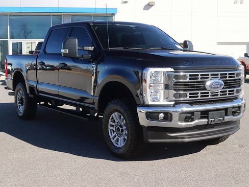 Used 2024 Ford F250 XLT w/ FX4 Off-Road Package image 3