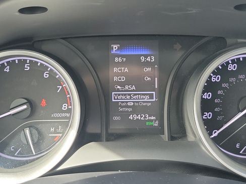 Used 2021 Toyota Camry LE w/ Convenience Package FWD image 29