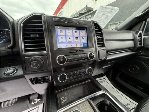 Used 2019 Ford Expedition Limited w/ Equipment Group 301A AWD/4WD image 39