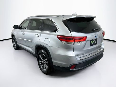 Used 2019 Toyota Highlander XLE AWD/4WD image 5