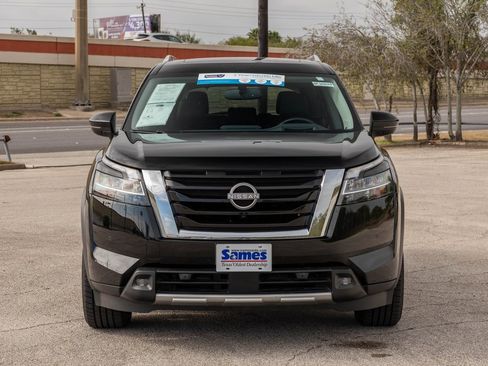 Used 2022 Nissan Pathfinder Platinum w/ Cargo Package image 2