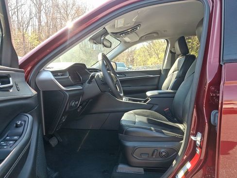 Used 2023 Jeep Grand Cherokee L Limited image 16