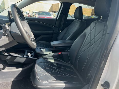 Used 2023 Ford Mustang Mach-E Select image 5