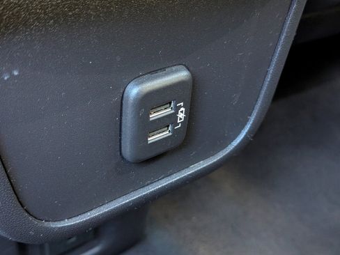 Used 2021 GMC Terrain SLT image 24