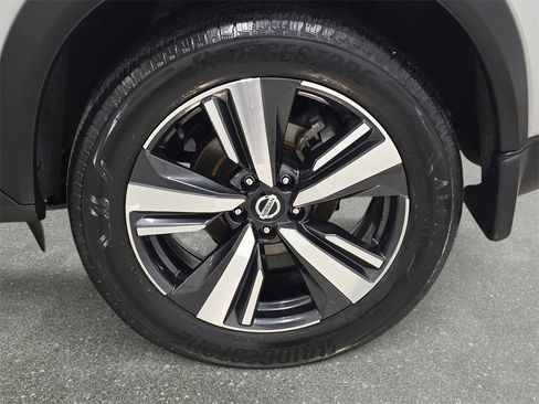 Used 2021 Nissan Rogue SL image 32